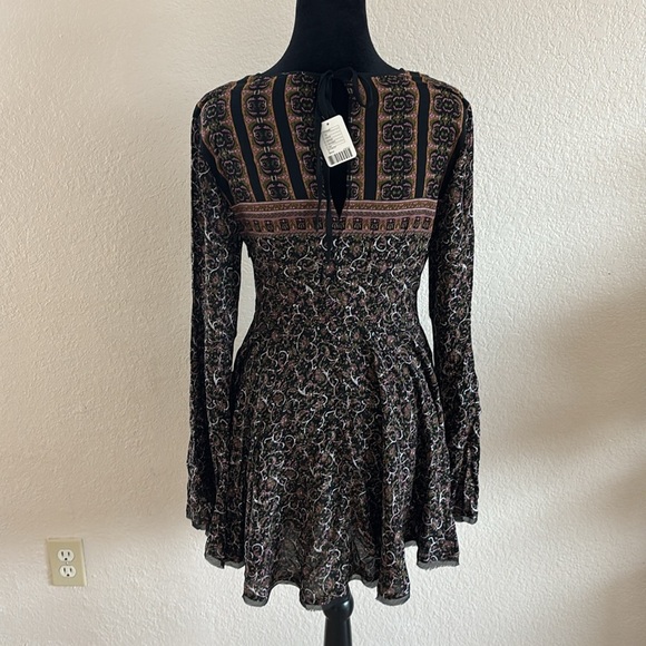 NWT Ecote Flare Long Sleeve Black Motif Paisley Boho Mini Dress 0091 - Picture 6 of 9